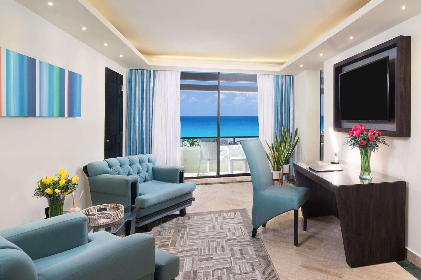 The-Pyramid-at-Grand-Oasis-Room-40