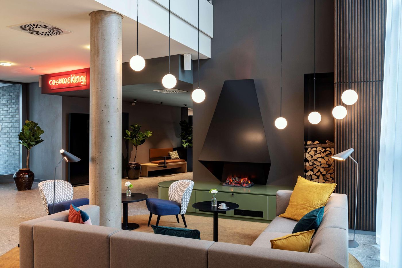 NH-Koln-Altstadt-Lobby-3