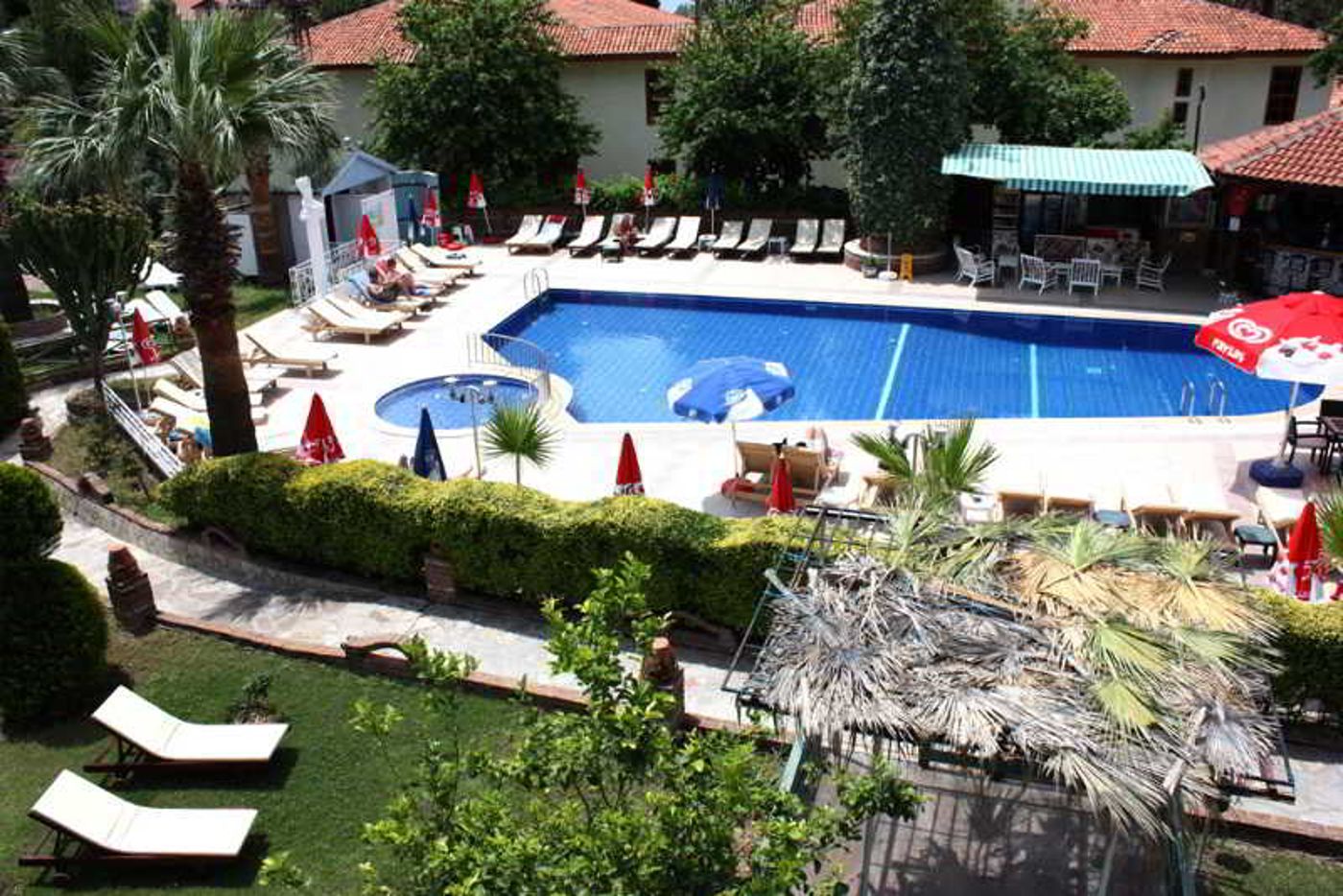 Majestic-Hotel-Terrace-3