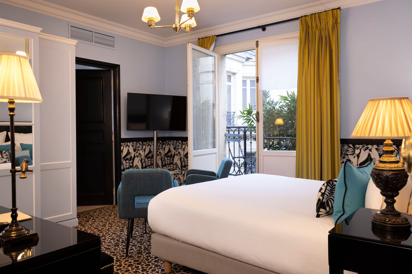 West-end-Paris-Room-30