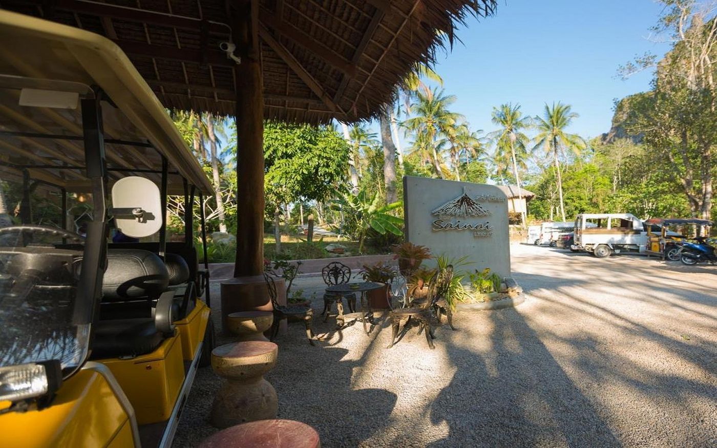 Ban-Sainai-Resort-Lobby-16