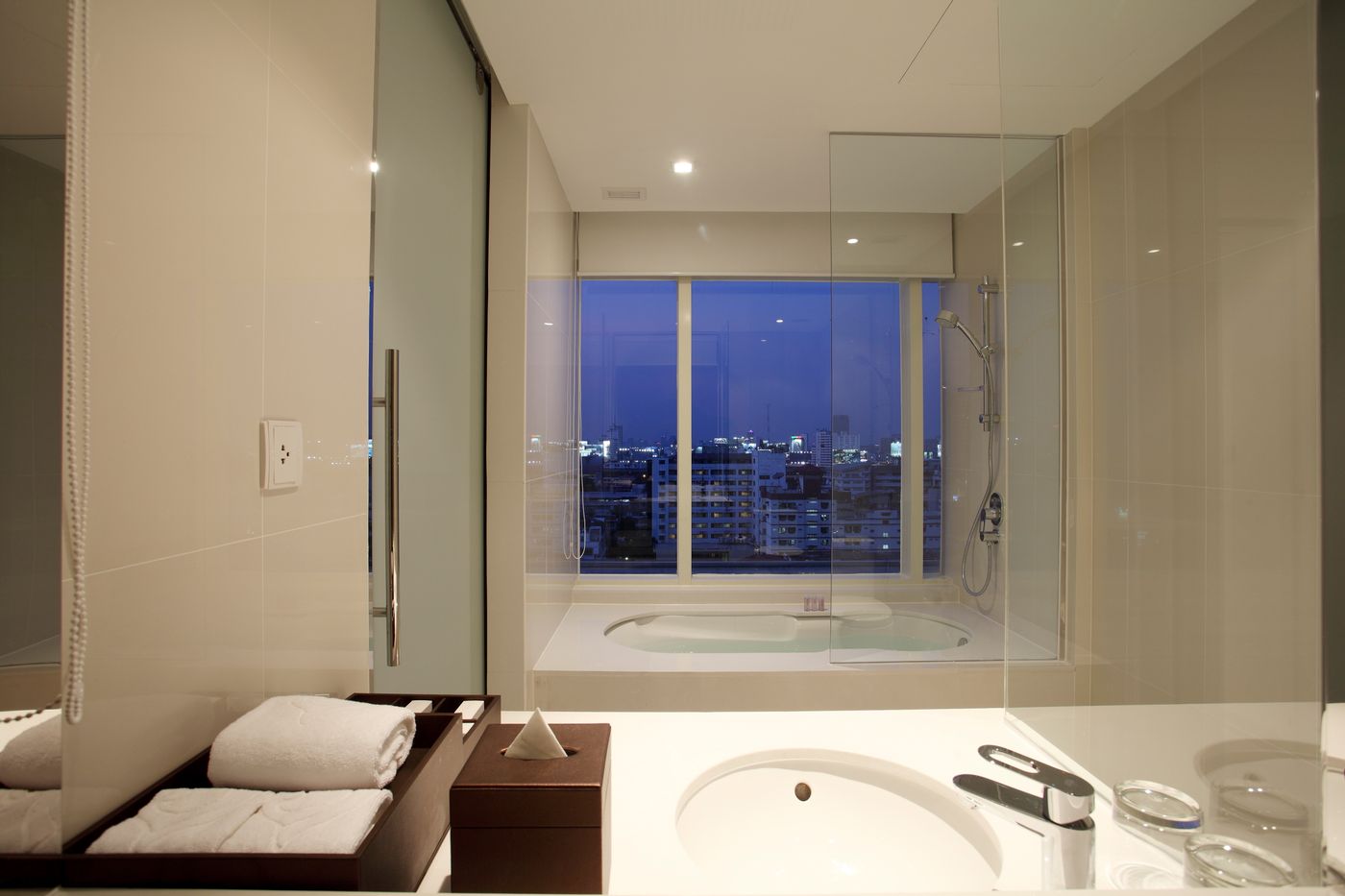 Centara-Watergate-Pavilion-Hotel-Bangkok-Room-48