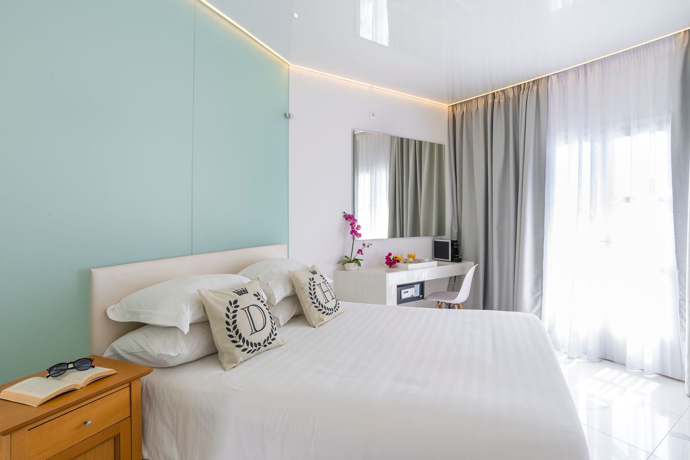 Dionysos-Luxury-Hotel-Mykonos-Room-14