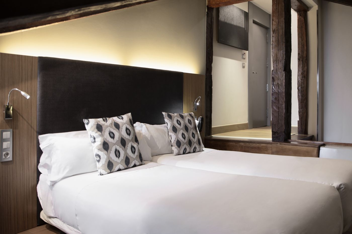 Petit-Palace-Plaza-del-Carmen-Room-15