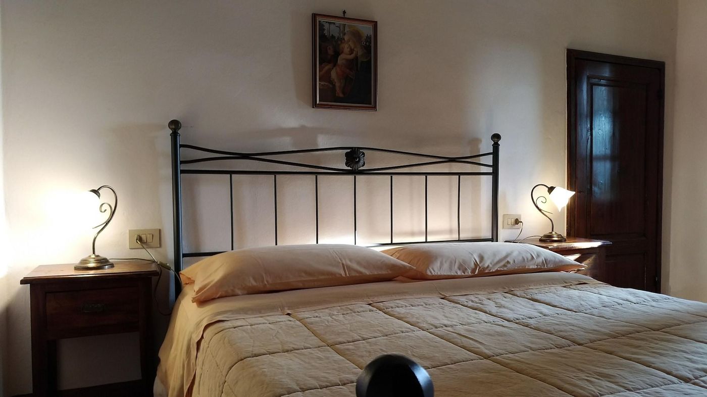 B-B-Villa-La-Nussa-Room-8