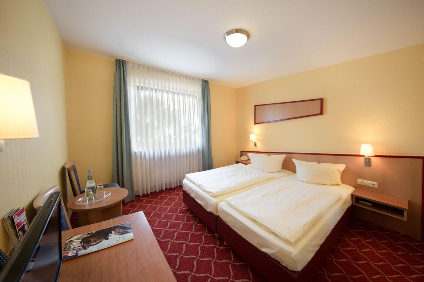 Montana Hotel Na Rnberg West-Germany-OBERASBACH-Room-8