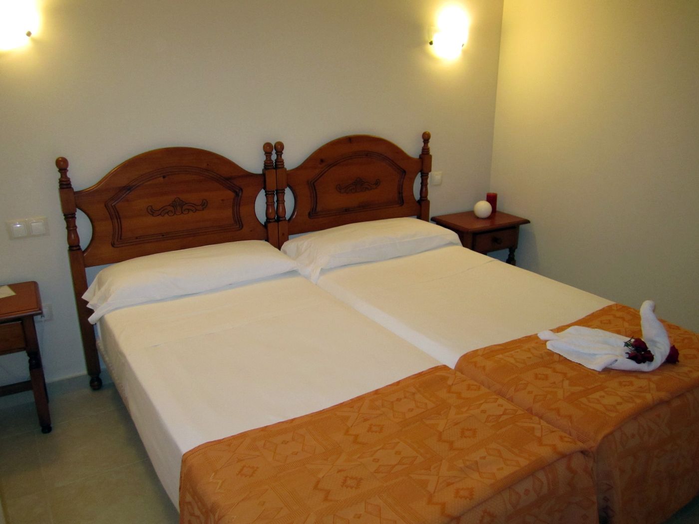 Malaga-Hotel-Eliseos-Room-21