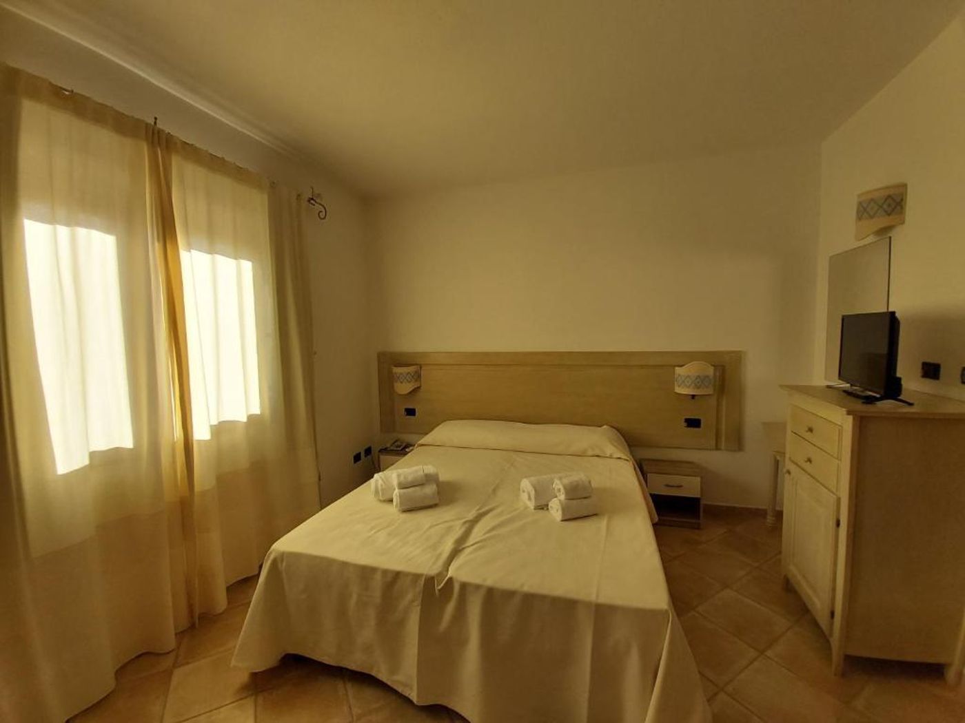 Hotel-Il-Faro-Di-Molara-Room-11