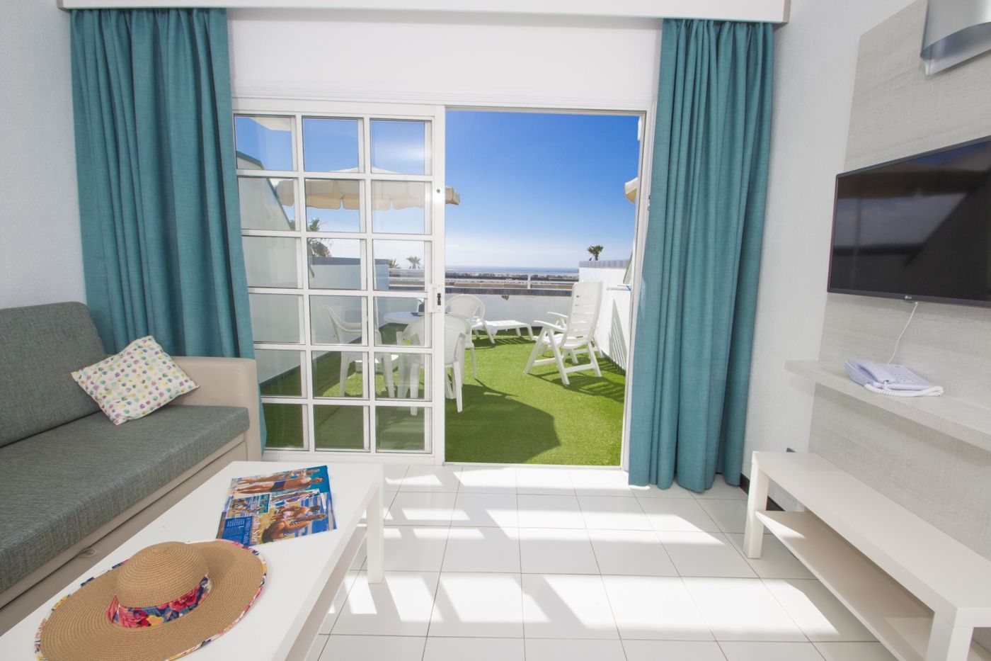 Vista-Oasis-Bungalows-Beach-35