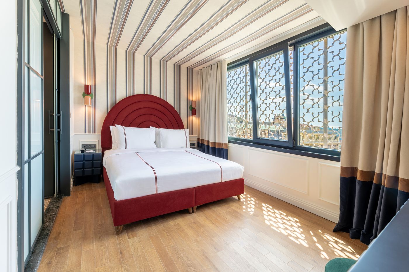 Khai-Hotel-Karakoy-Room-3