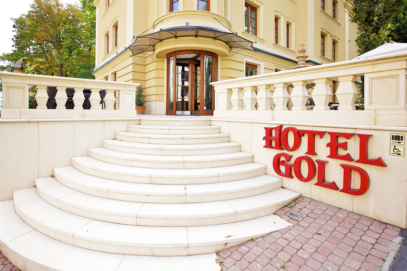 Gold-Hotel-Budapest-General-view-60