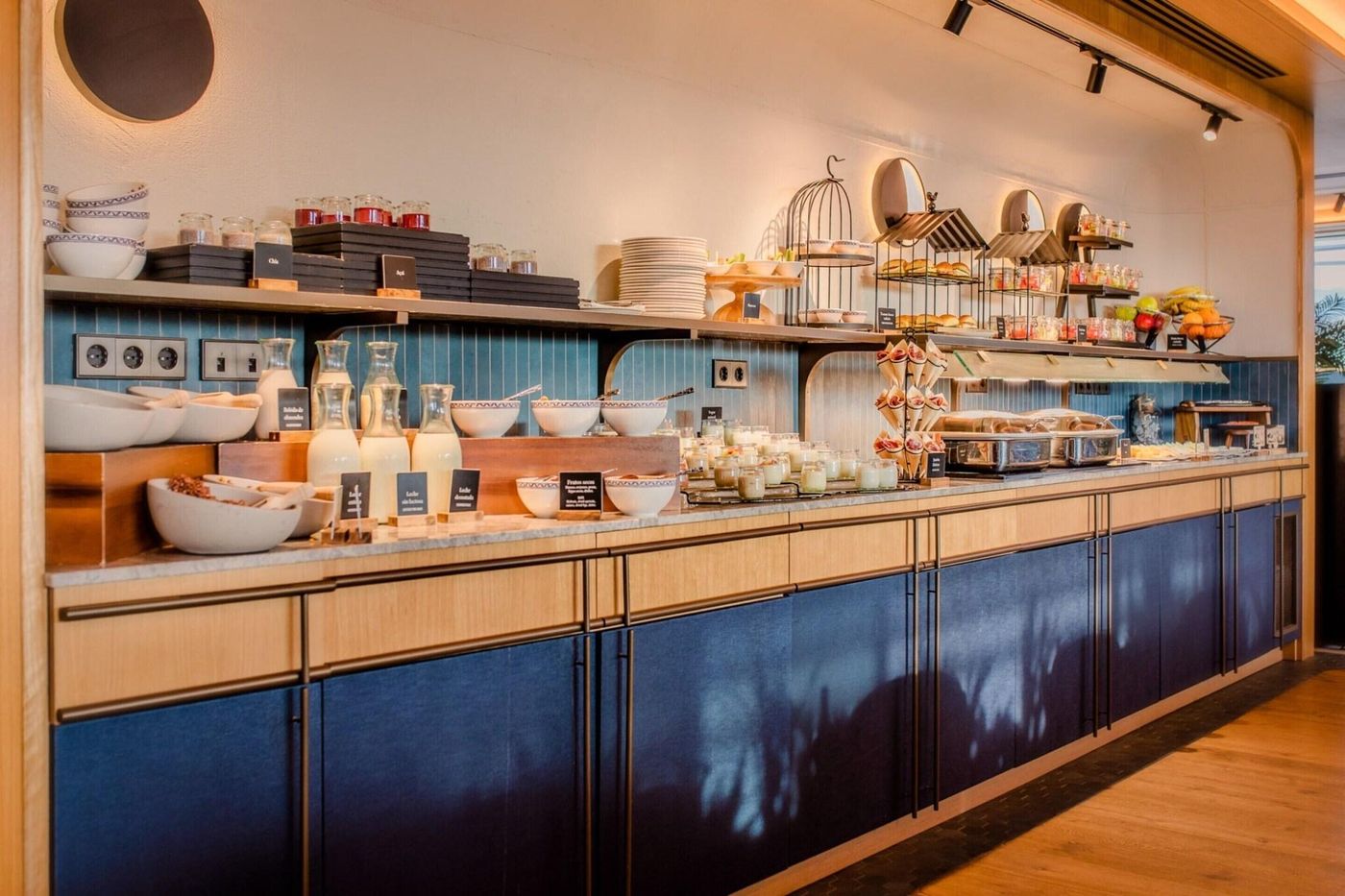 Only-You-Hotel-Malaga-Restaurant-60