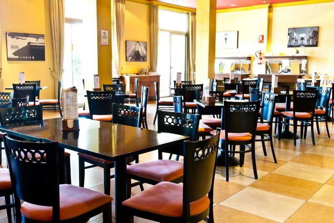 Montera-Plaza-Restaurant-11