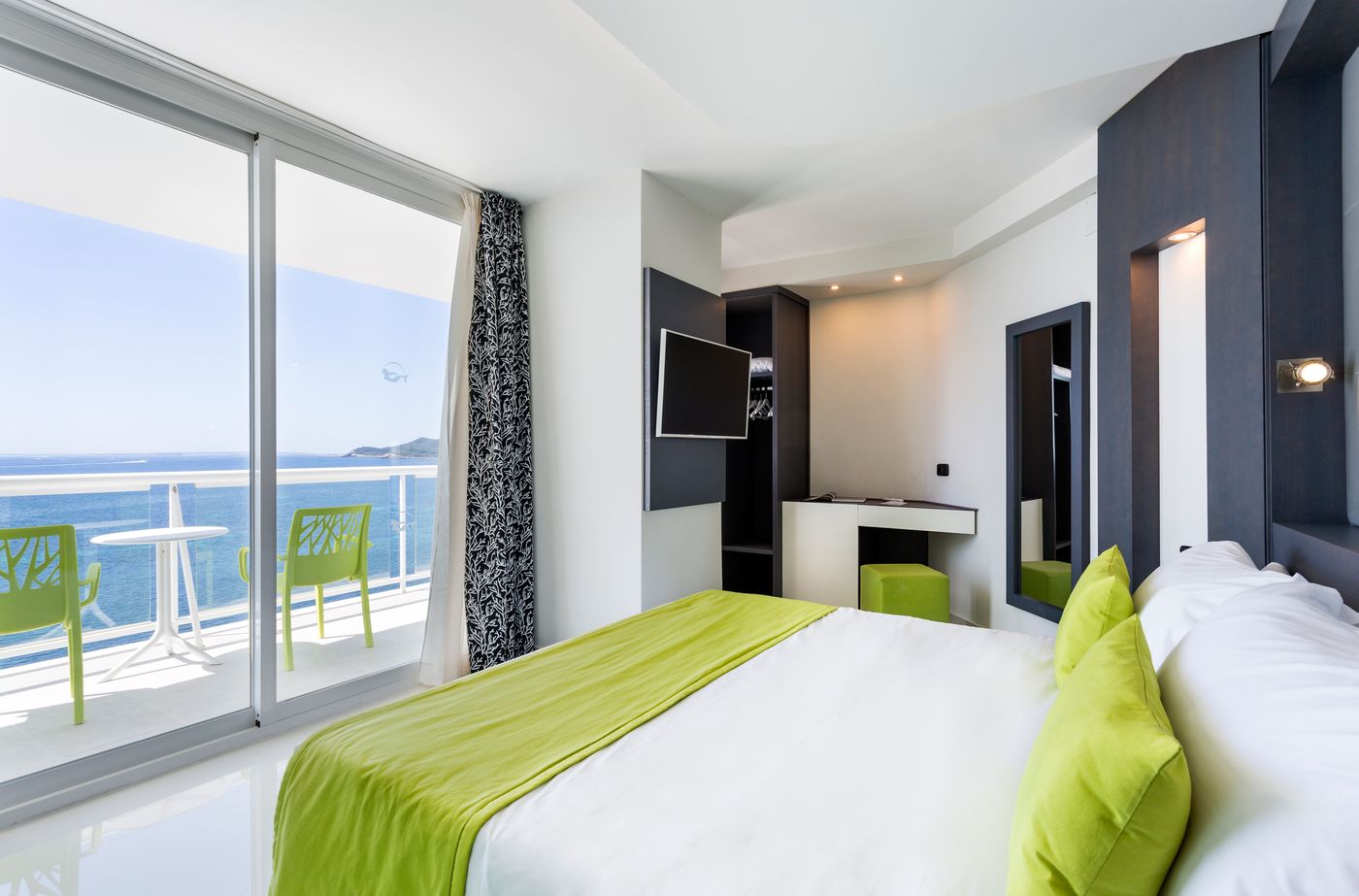 The-Ibiza-Twiins-Room-34