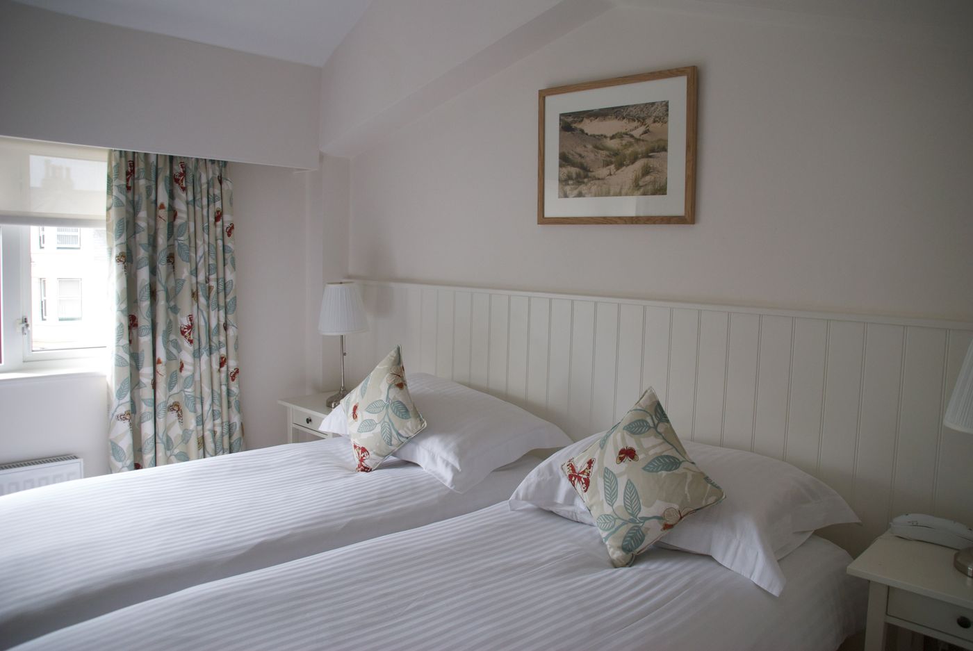 Ommaroo-Hotel-Room-10