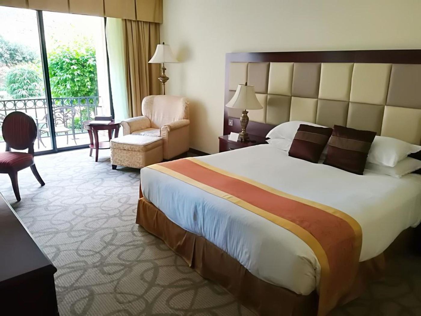 Excelsior-Grand-Hotel-Room-37