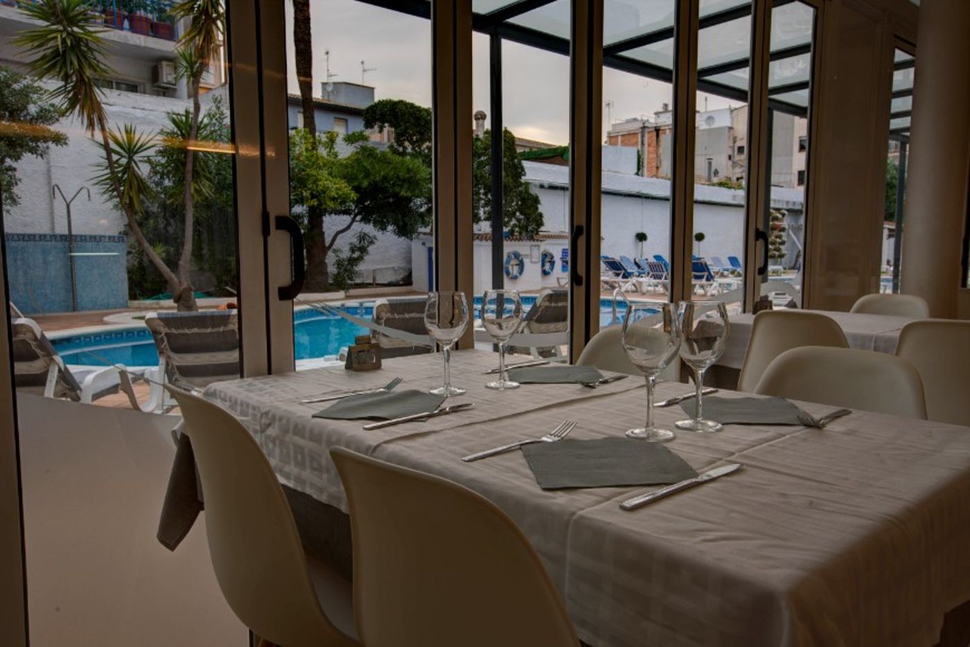 Hotel-Apartamentos-Solimar-Restaurant-14