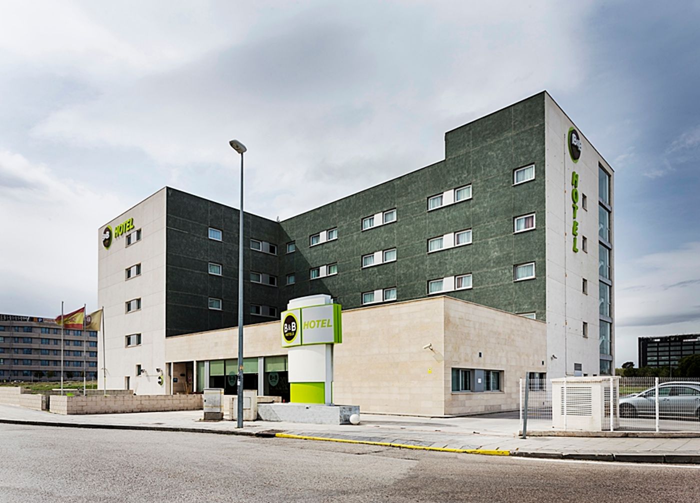 B-B----Hotel-Madrid-Airport-T1-T2-T3-General-view-7