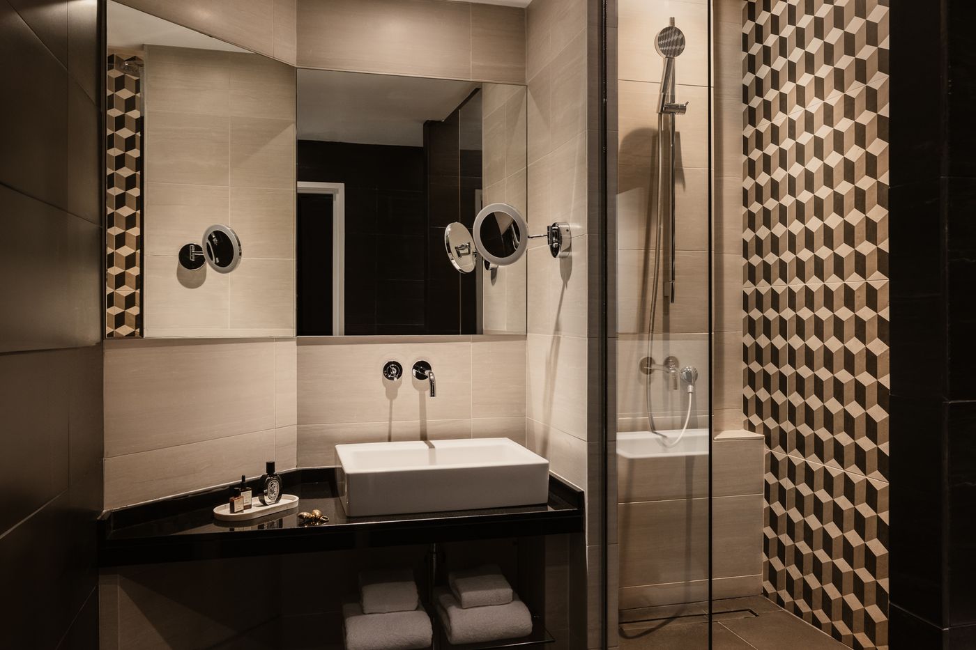 Hotel-Bourgogne---Montana-Room-32