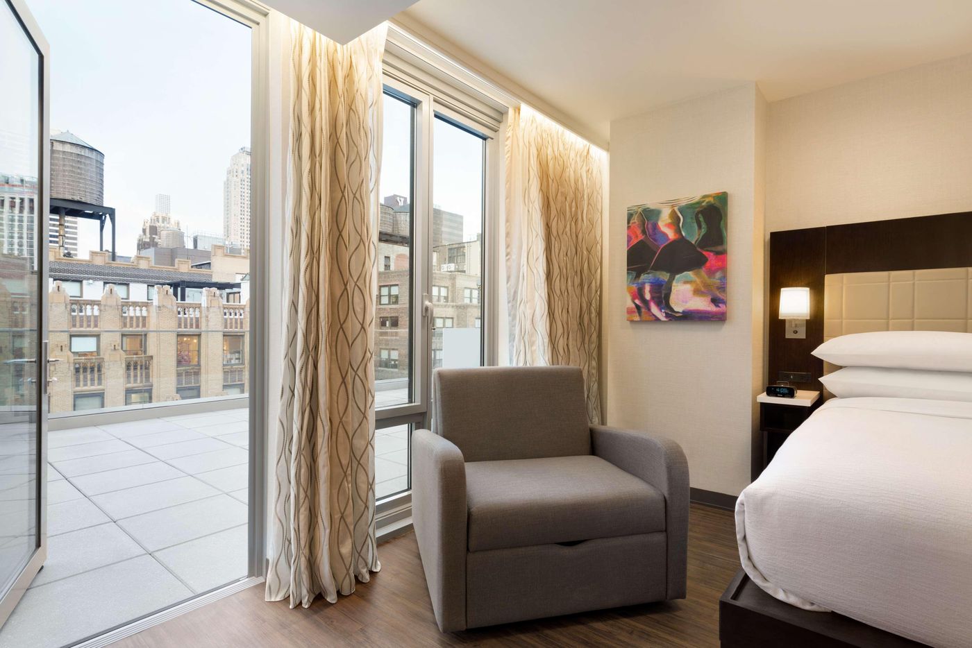 Embassy-Suites-by-Hilton-New-York-Manhattan-Times-Sq-Room-32