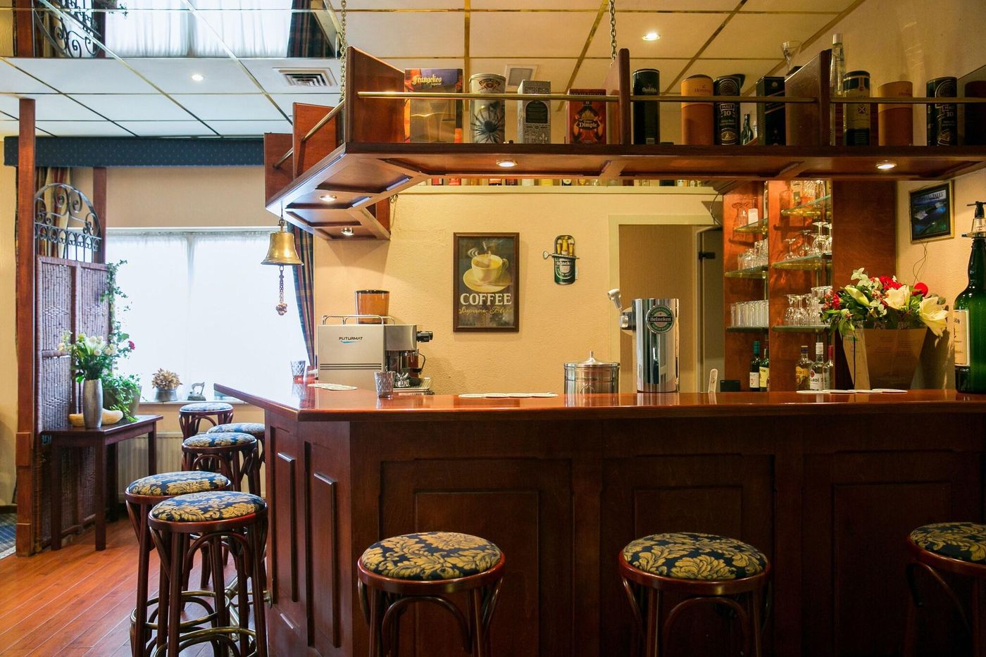 Hotel-Zwanenburg-Amsterdam-Airport-Bar-9