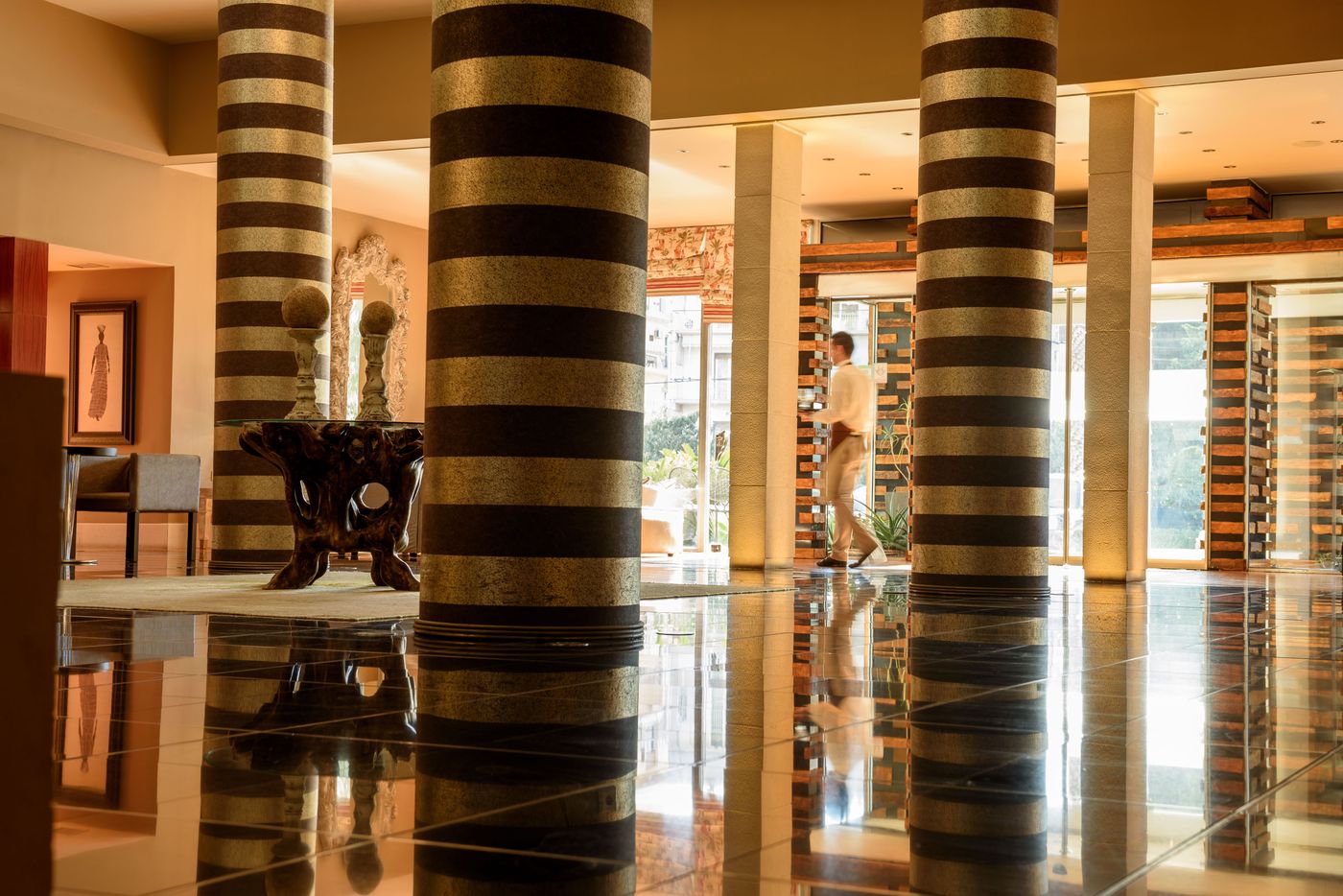 Congo-Palace-Hotel-Lobby-11