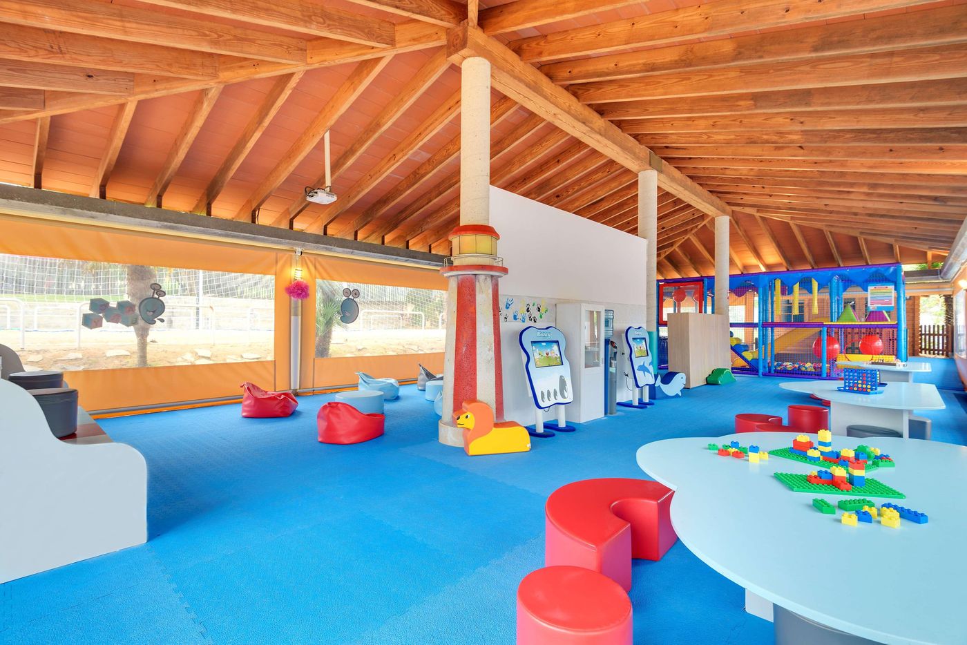 Occidental-Menorca-Sports-and-Entertainment-60