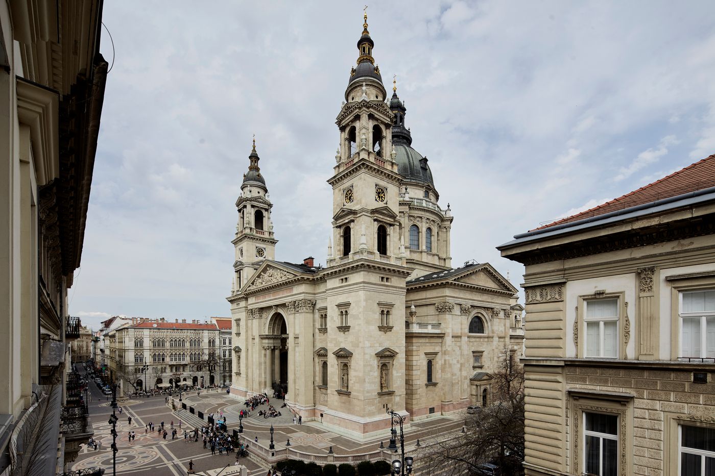 Hotel-Central-Basilica-General-view-12