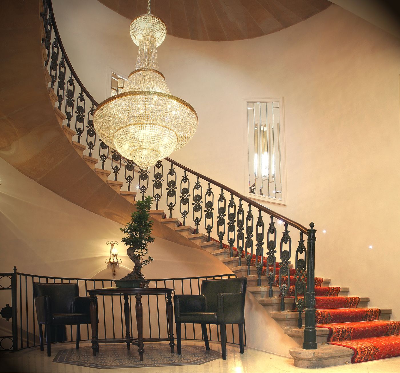 The-Bonerowski-Palace-Lobby-4