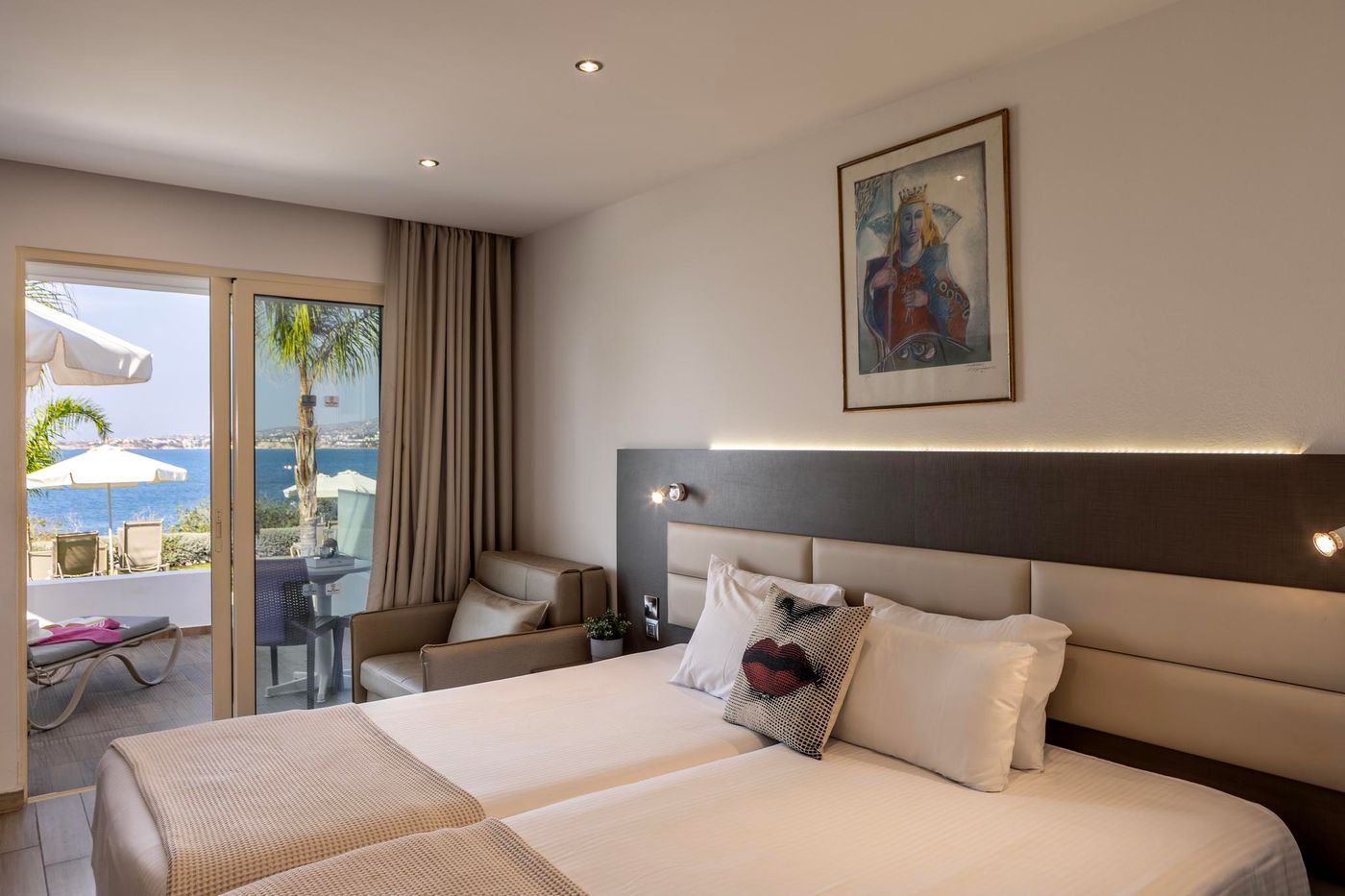 Queens-Bay-Hotel-Room-29