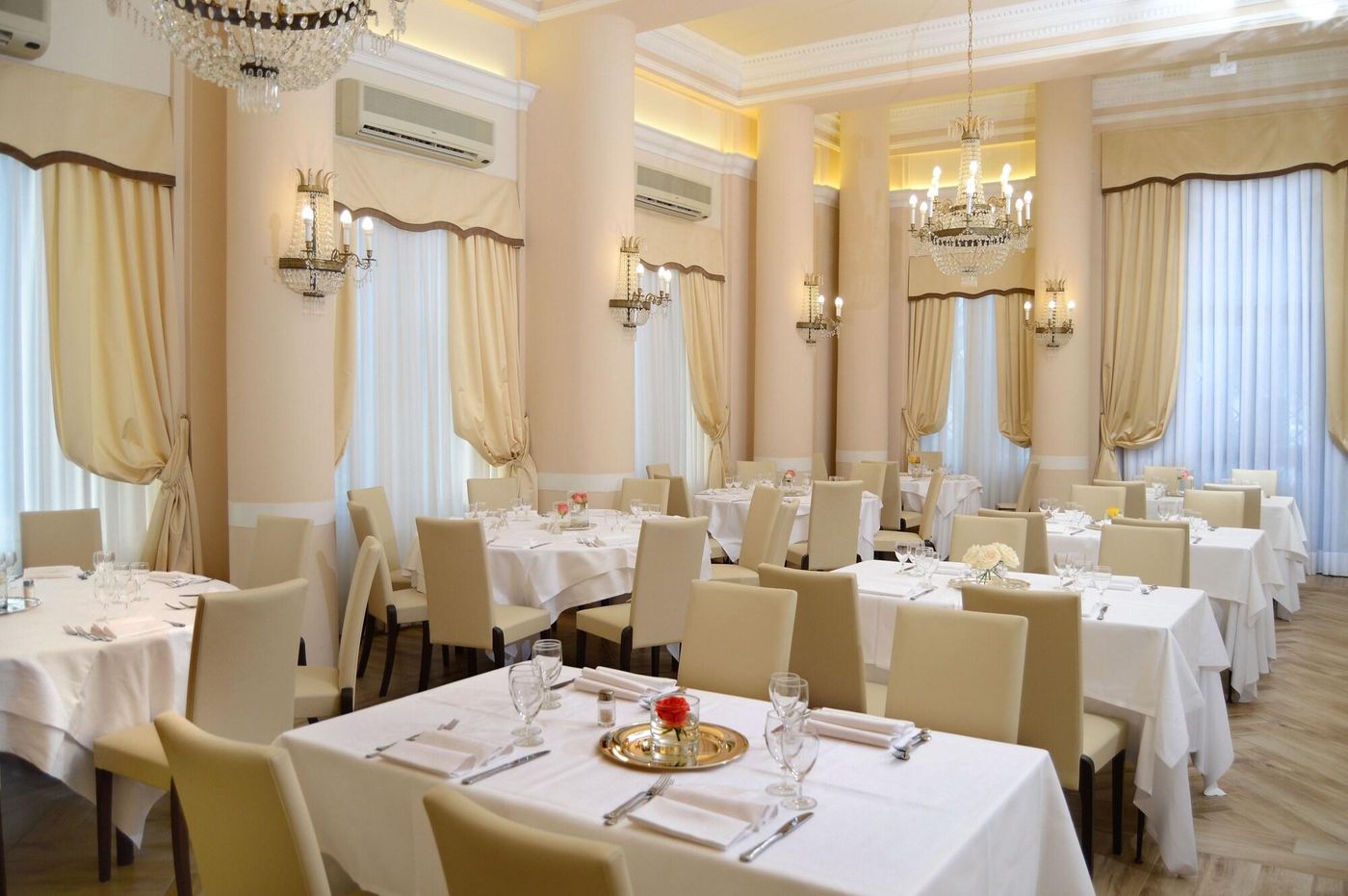 Grand-Hotel-Vittoria-Restaurant-54