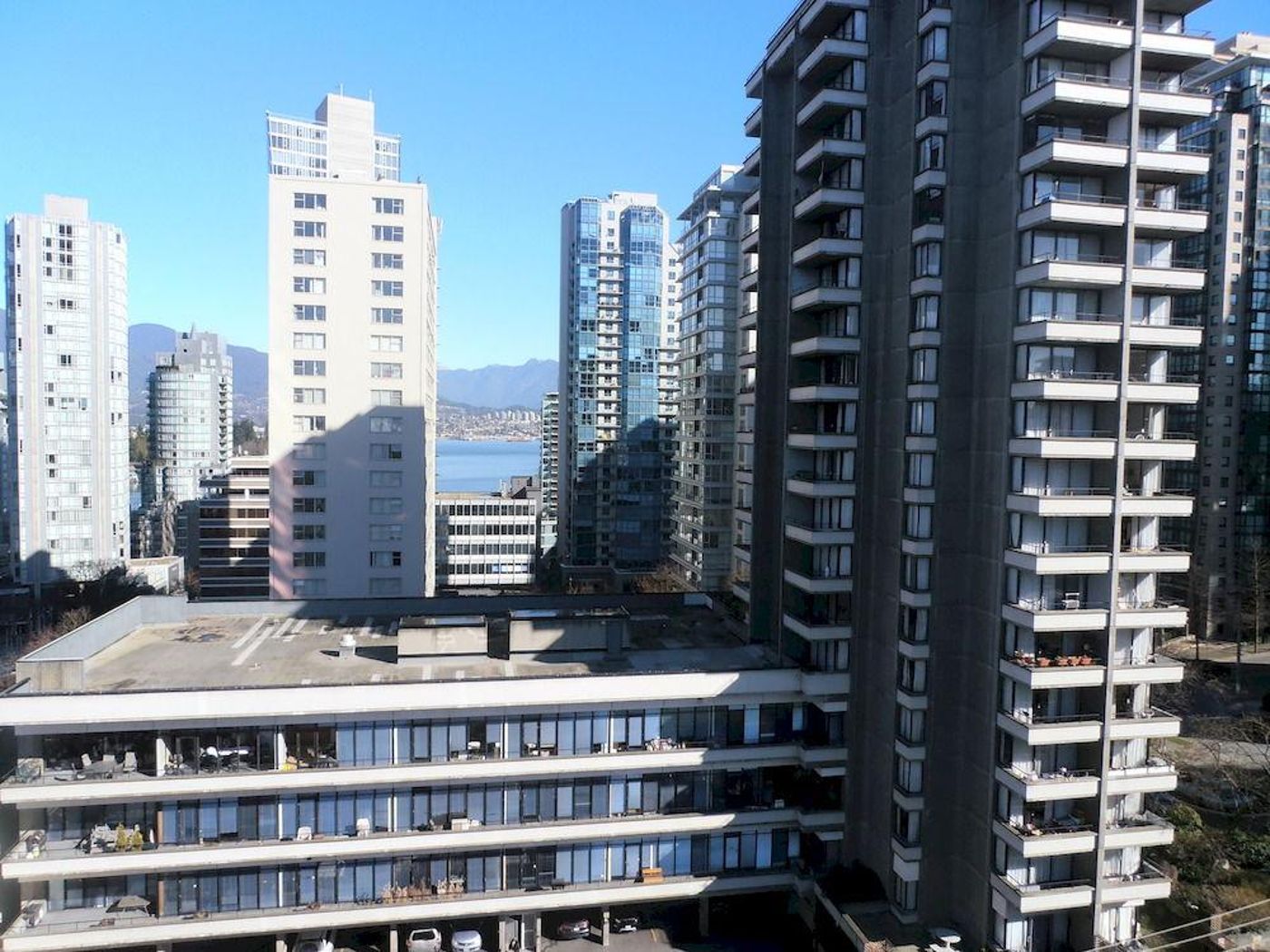 Divya-Sutra-Suites-on-Robson-Downtown-General-view-45
