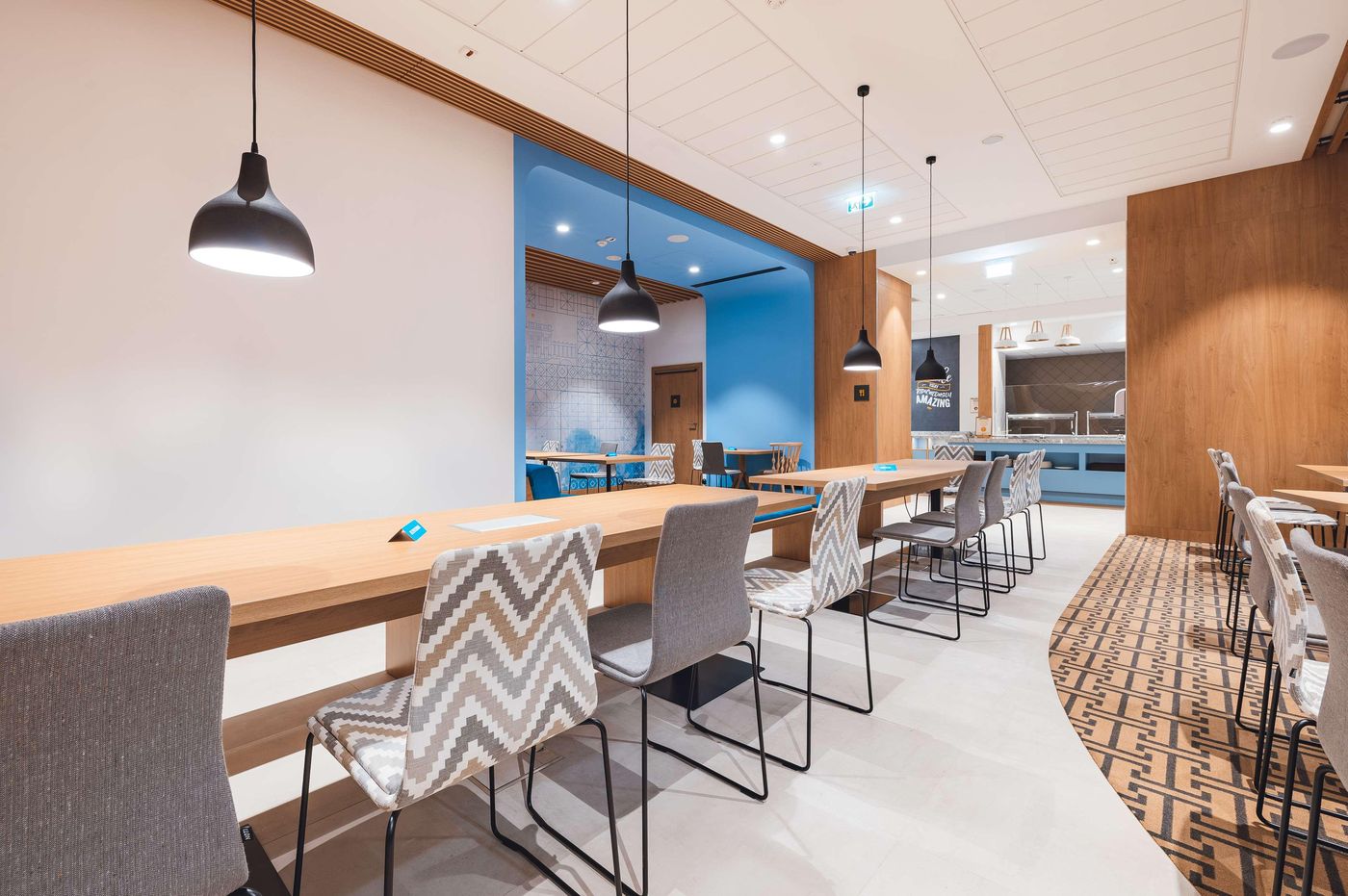 Hampton-By-Hilton-Warsaw-Reduta-Restaurant-18