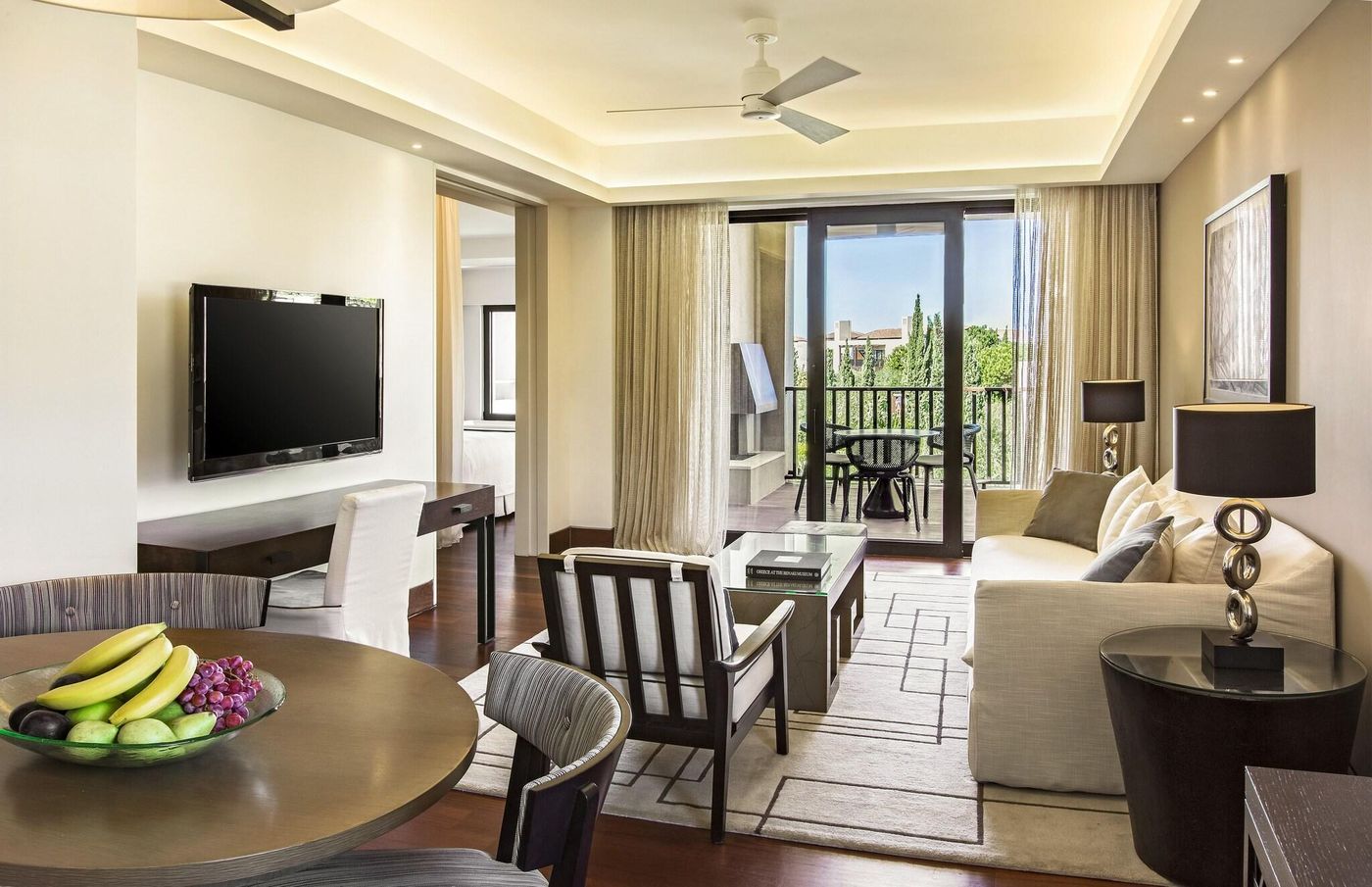 The-Romanos--A-Luxury-Collection-Resort-Room-37