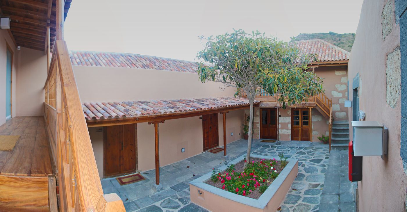 Hotel-Rural-El-Mondalon-Room-18