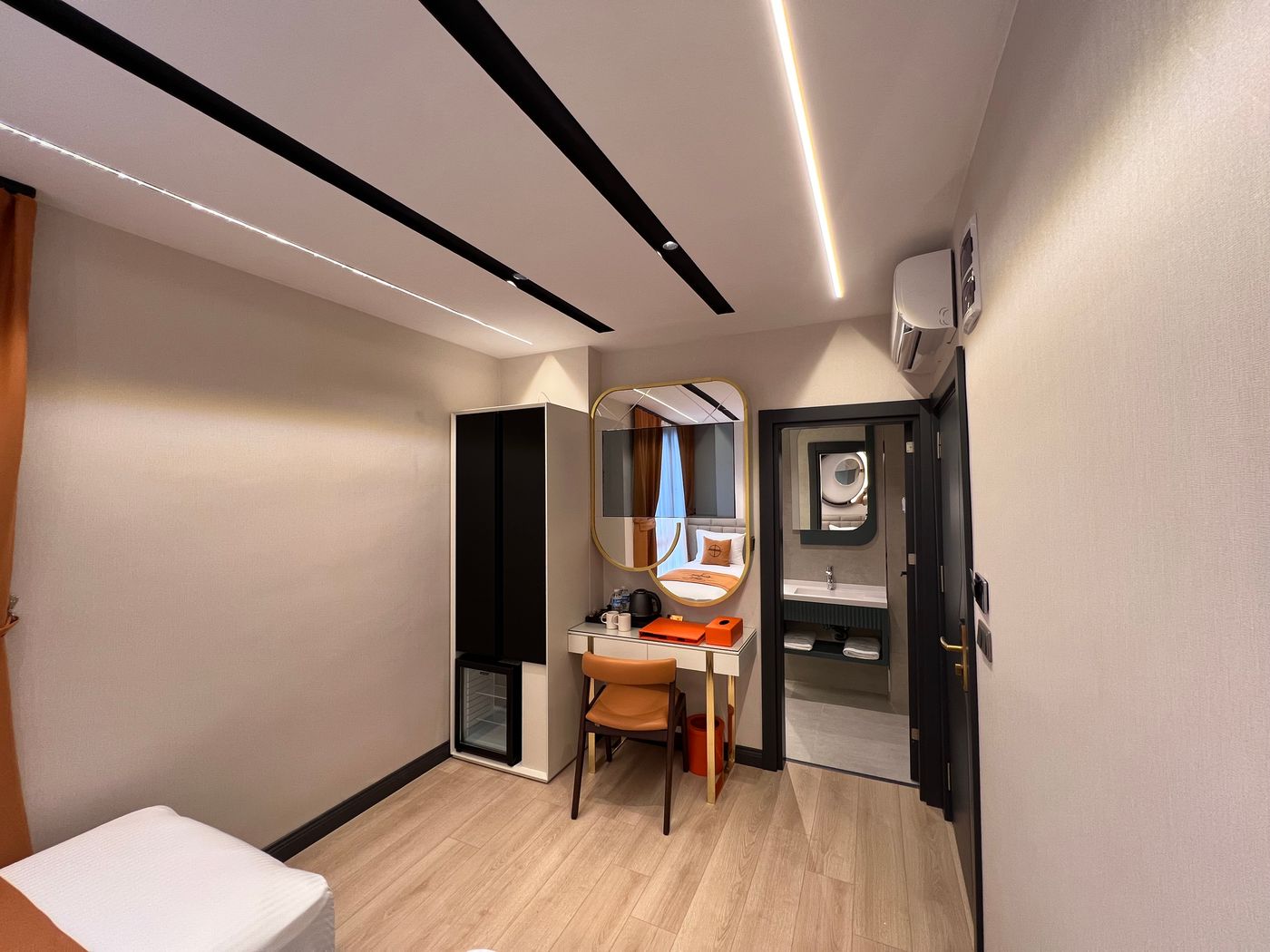 Elysian-Airport-Hotel-Room-45