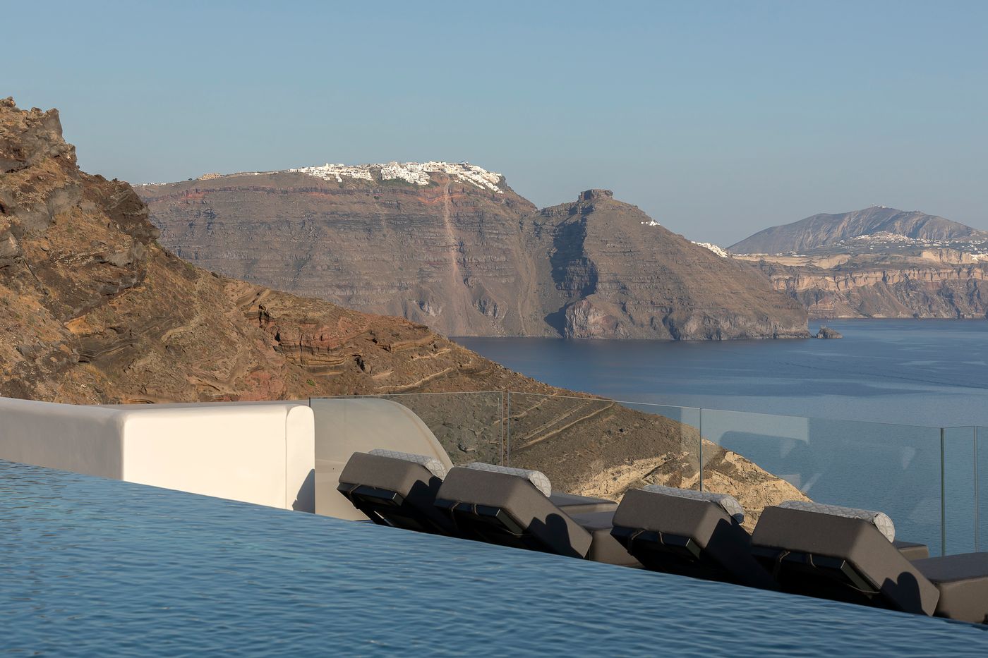 Hom-Santorini-Pool-47