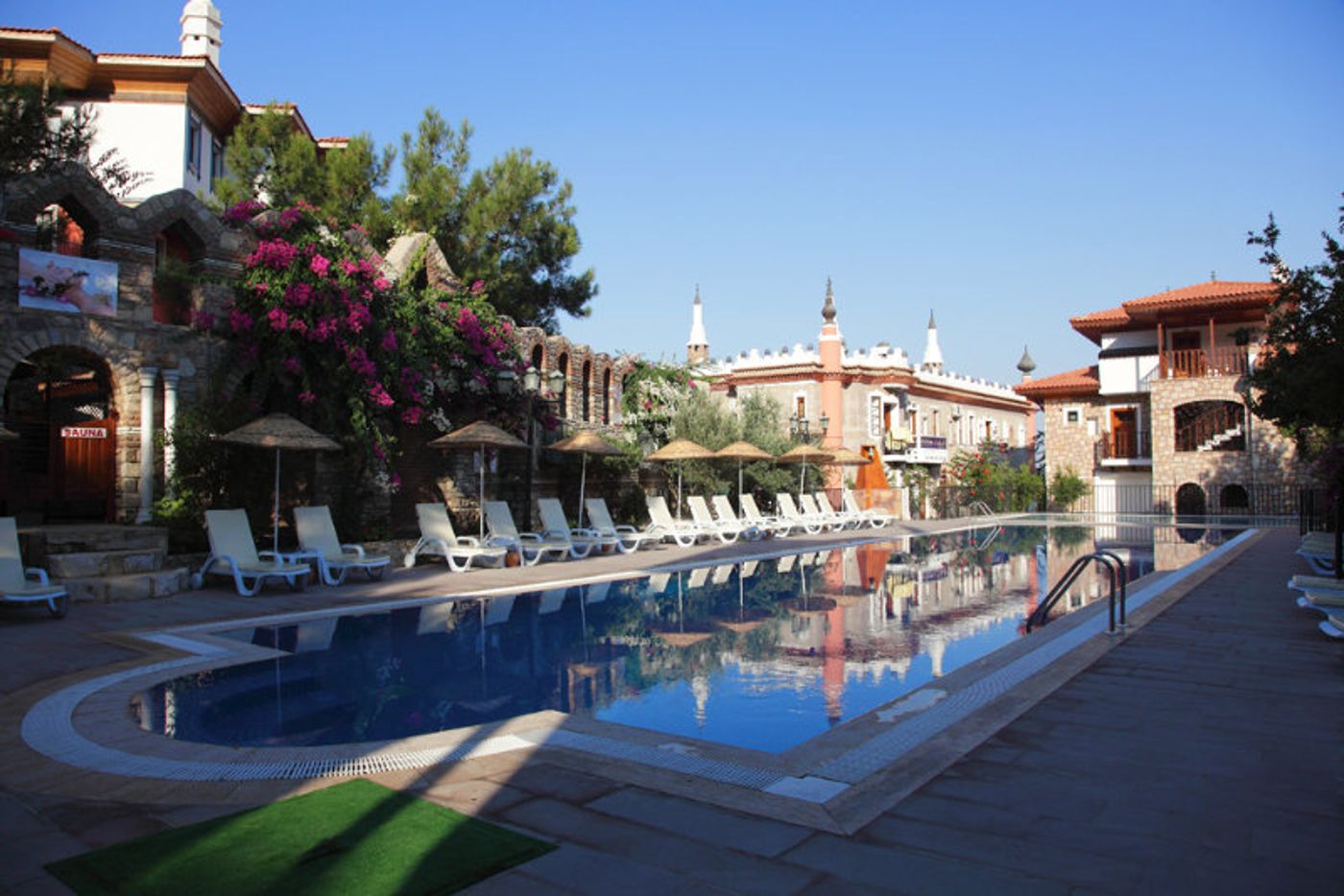 Perili-Bay-Resort-Pool-3