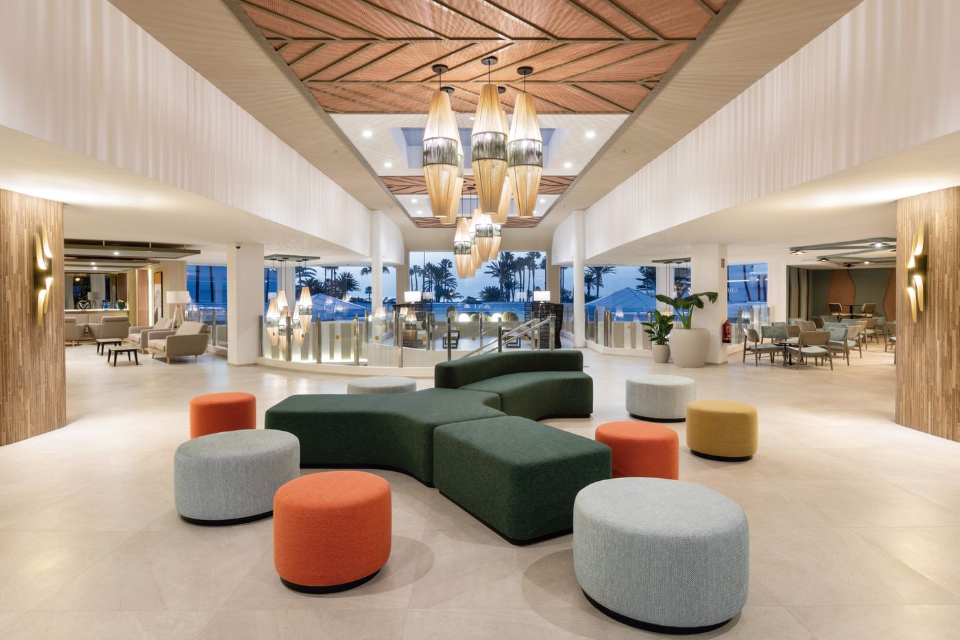 Club-Hotel-Riu-Paraiso-Lanzarote-Resort-Lobby-56