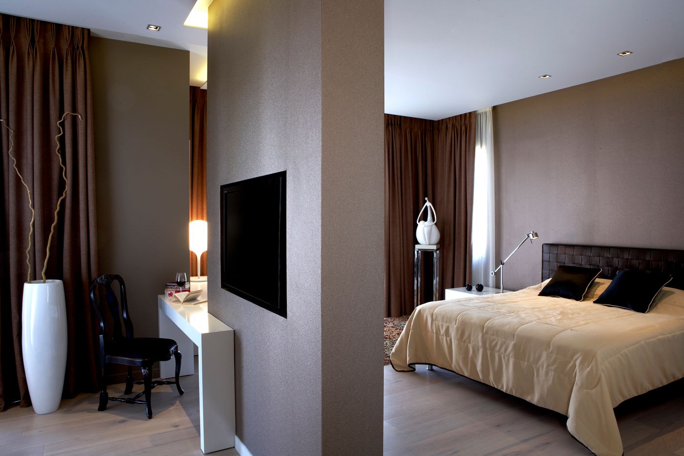 Pelagos-Suites-Hotel-Room-23
