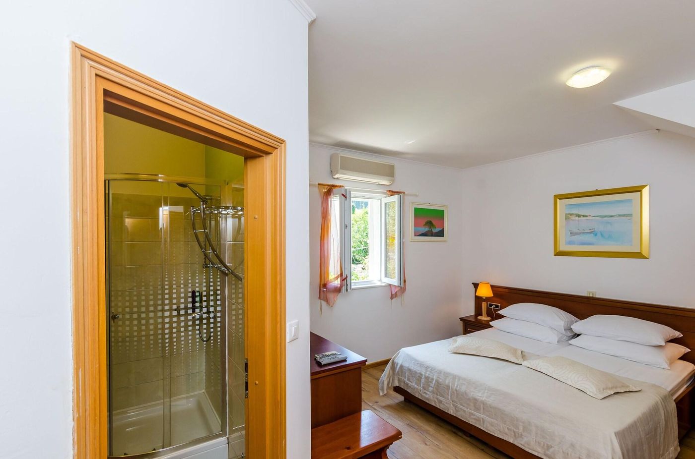 Apartments---Rooms-V-M-Room-35