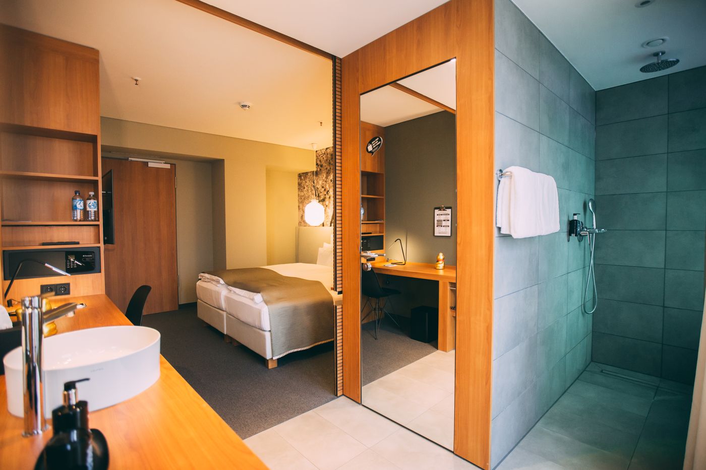 Me and All Hotel Dusseldorf, part of JdV by Hyatt - Germany - DUSSELDORF - Room - 10