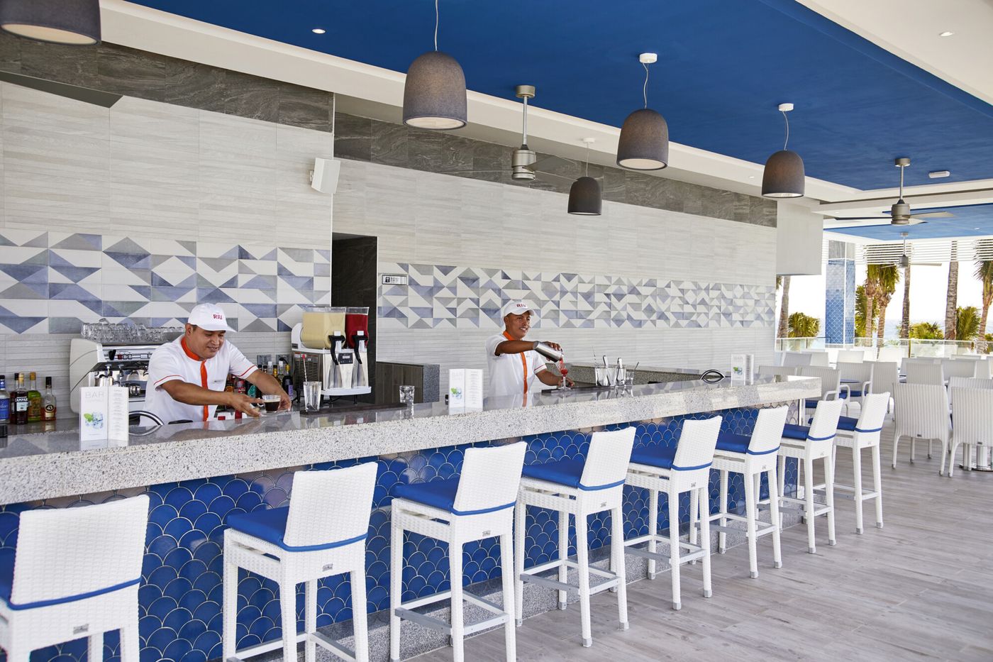 Riu-Palace-Riviera-Maya-All-Inclusive-Bar-41
