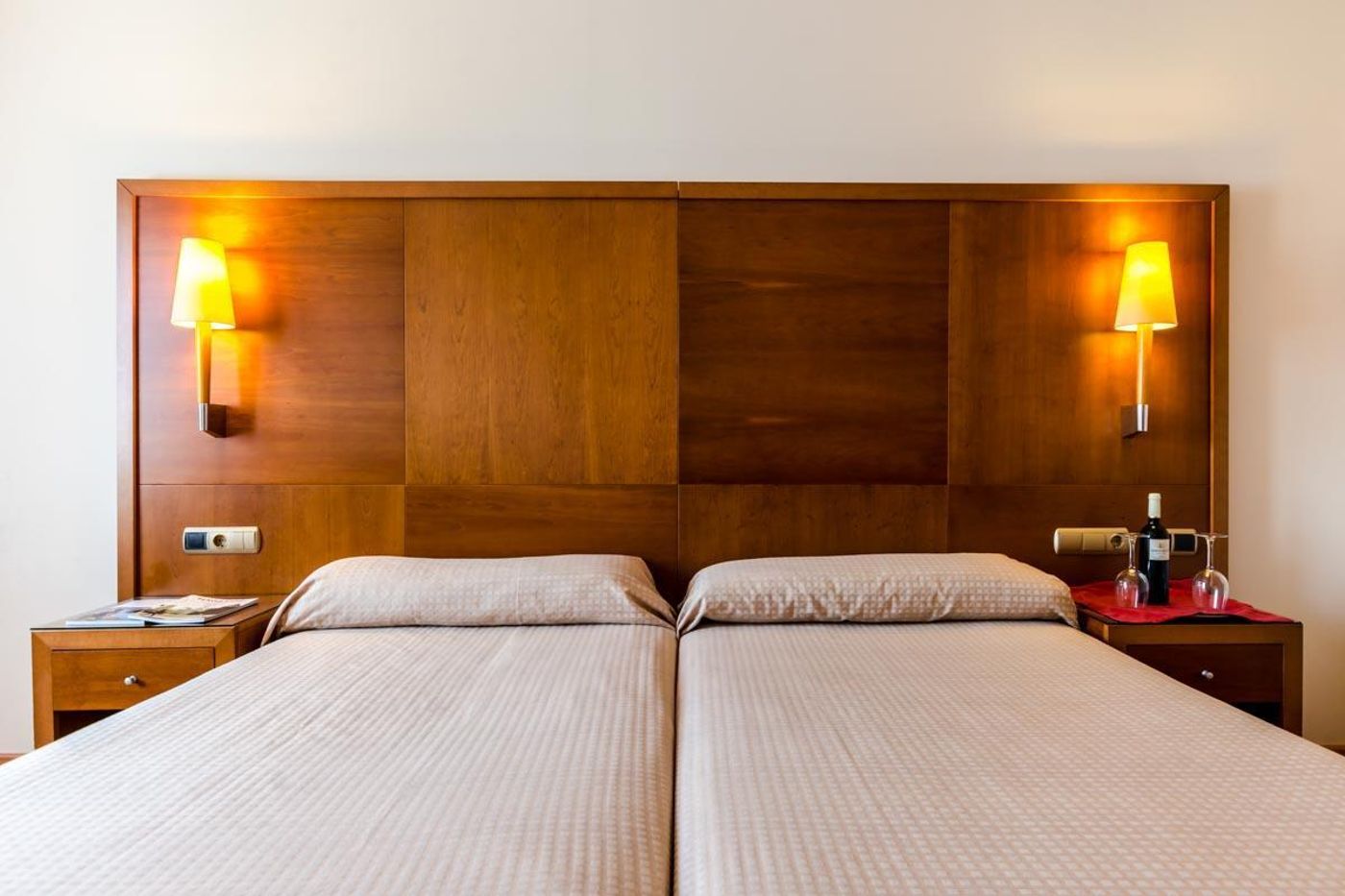 Saylu-Spain-GRANADA-Room-8