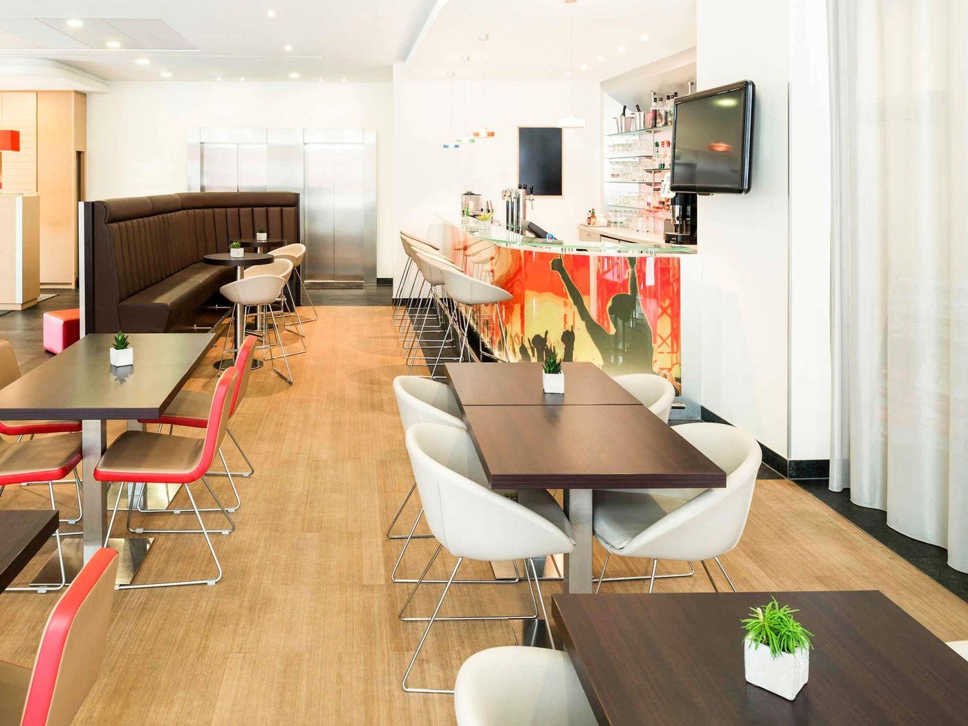 ibis-Esch-Belval-Bar-4