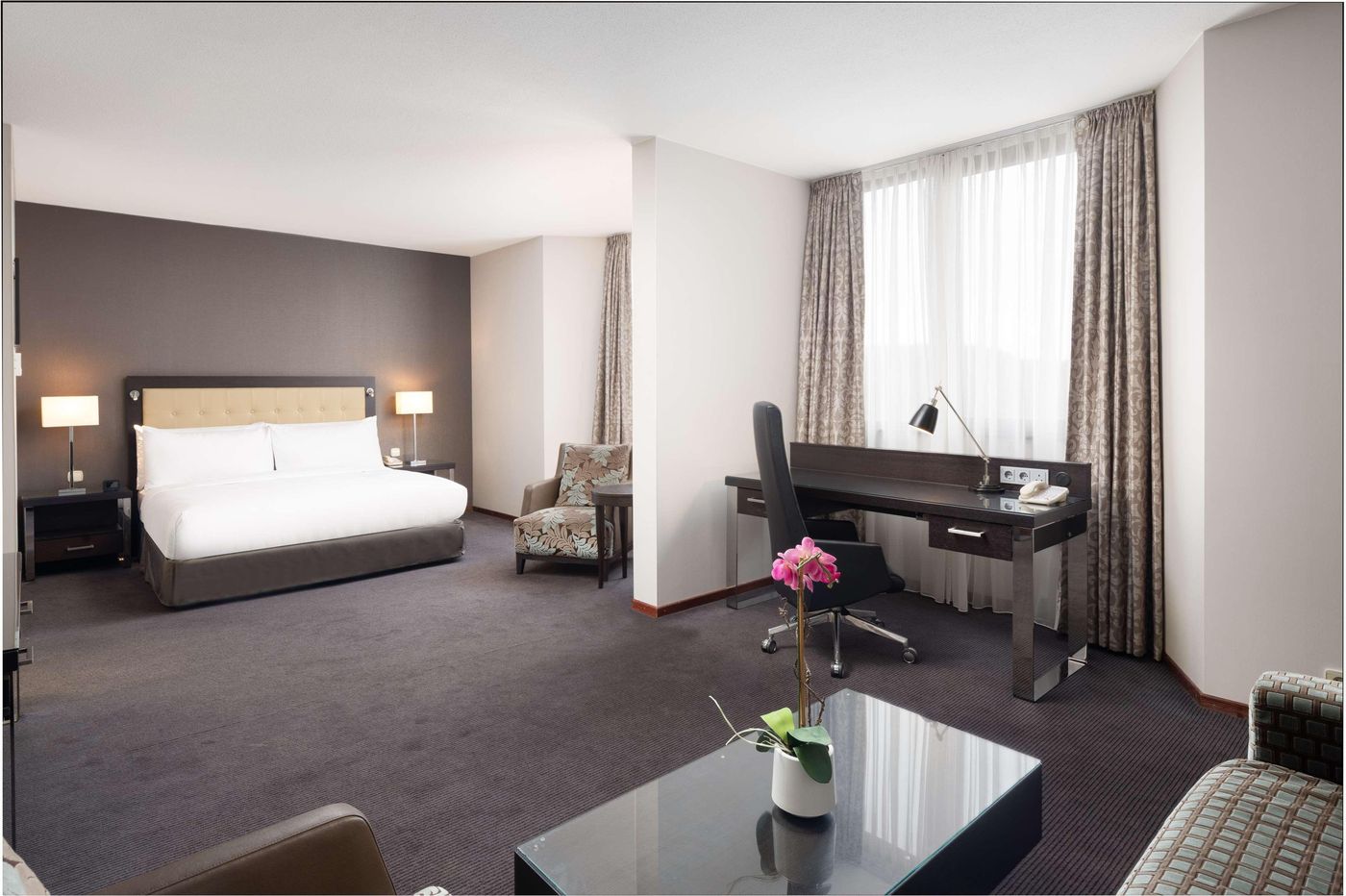 Doubletree-By-Hilton-Luxembourg-Room-25