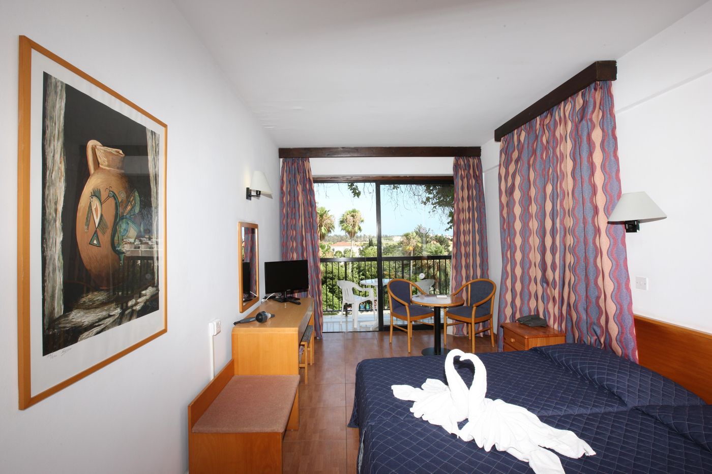 Veronica-Hotel-Room-17