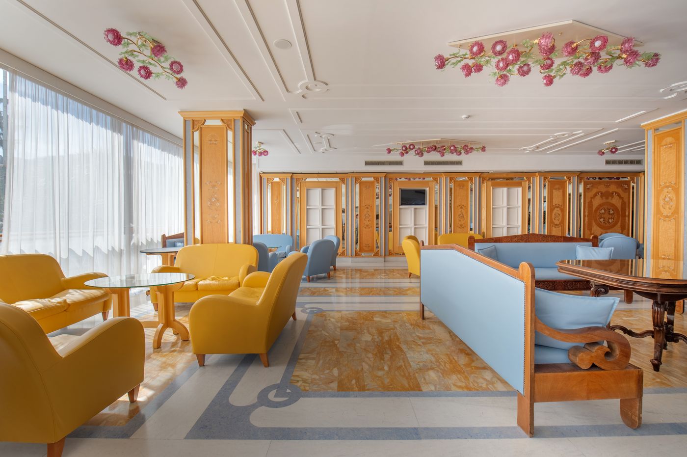 Grand-Hotel-Flora-Lobby-38