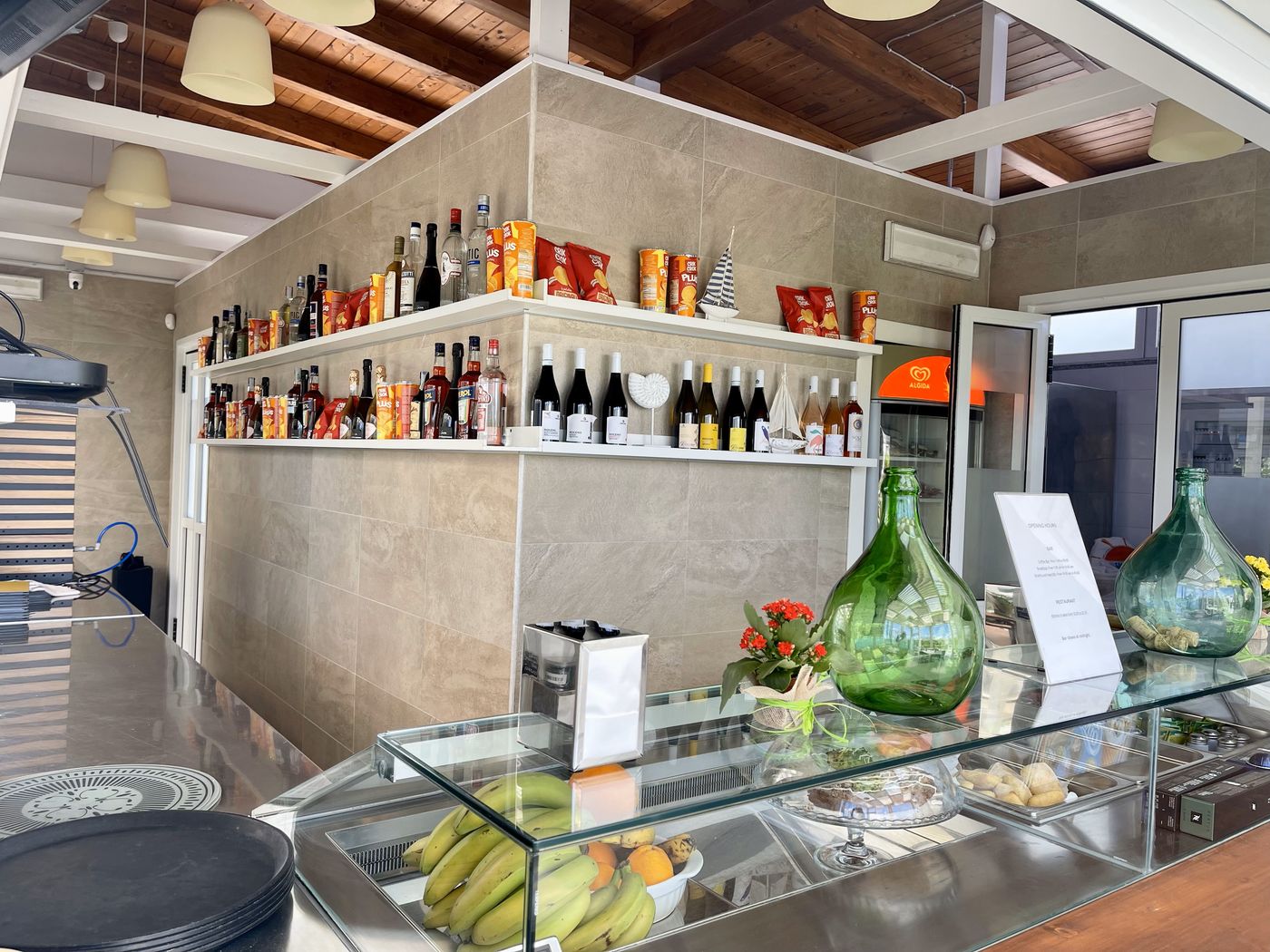 Residence-Villa-Giardini-Bar-62