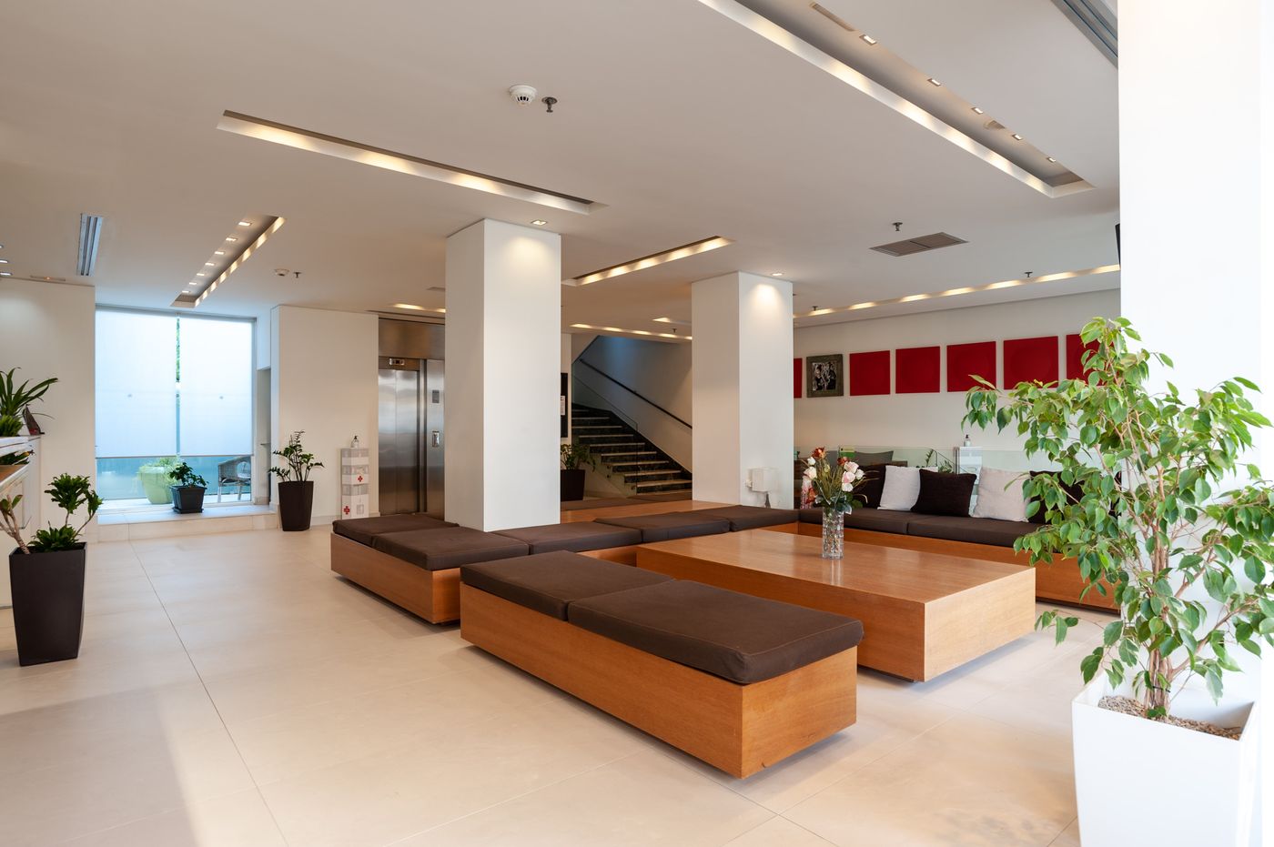 Atlantis-City-Hotel-Lobby-54